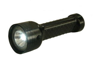 JW7500固態(tài)免維護(hù)強(qiáng)力電筒 防雷設(shè)備市場(chǎng)的高效照明解決方案與經(jīng)銷網(wǎng)絡(luò)